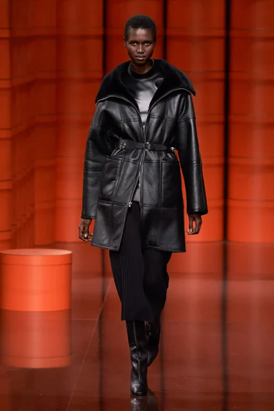 Look 13